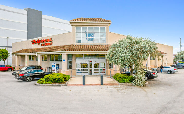 Pictures of Retail property located at 8650 SW 132nd St, Miami, FL 33156 for comps - image #1