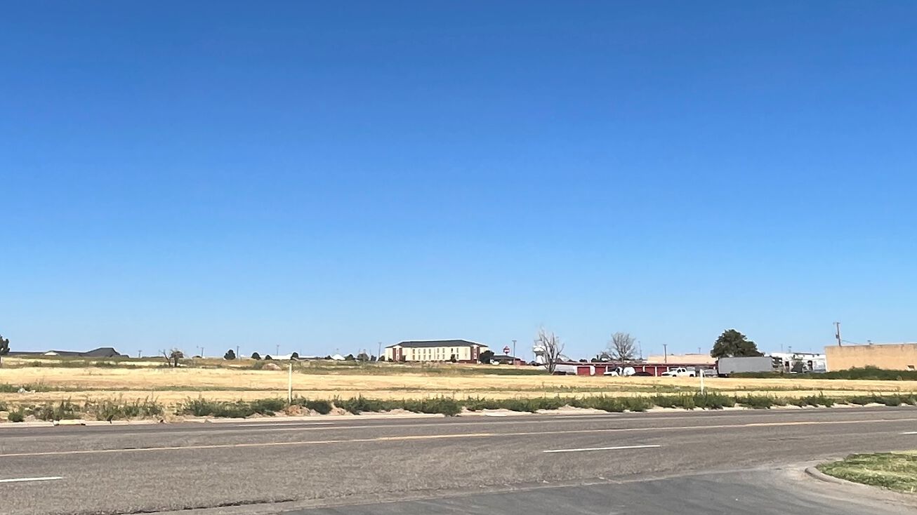 4440 Olton Rd, Plainview, TX 79072