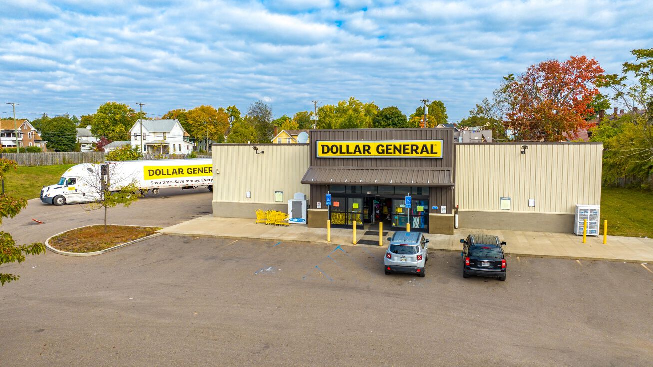 915 Tuscarawas St W, Canton, OH 44702