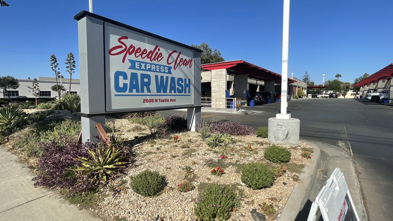 2035 N Tustin Ave, Santa Ana, CA 92705