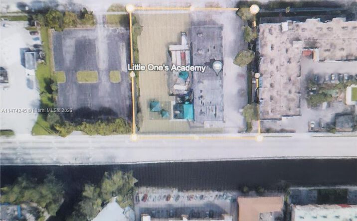 Pictures of Mixed Use property located at 2527 Opa Locka Blvd, Opa-Locka, FL 33054 for sales - image #1
