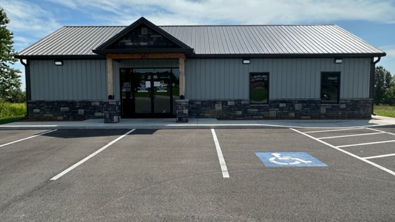 243 E Ayr Pkwy, Madisonville, KY 42431