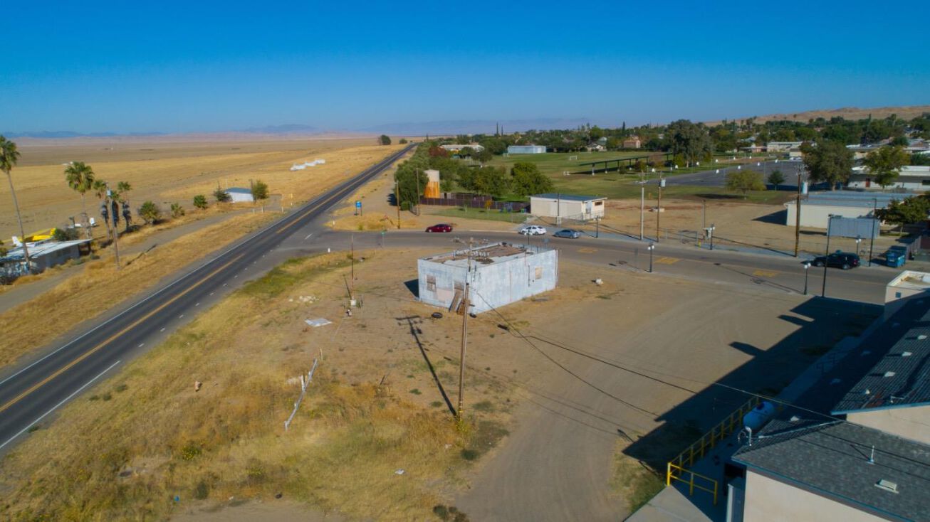 601 E Laneva Blvd, Avenal, CA 93204