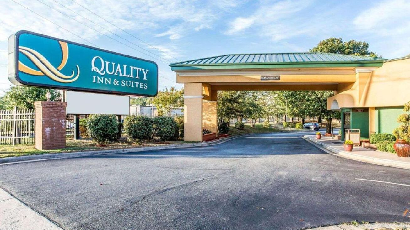 2112 W Meadowview Rd, Greensboro, NC 27403