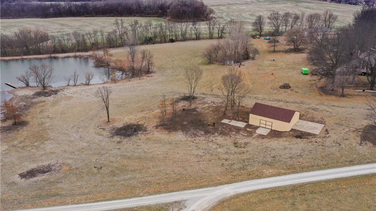 7397 SW F Highway, Trimble, MO 64492
