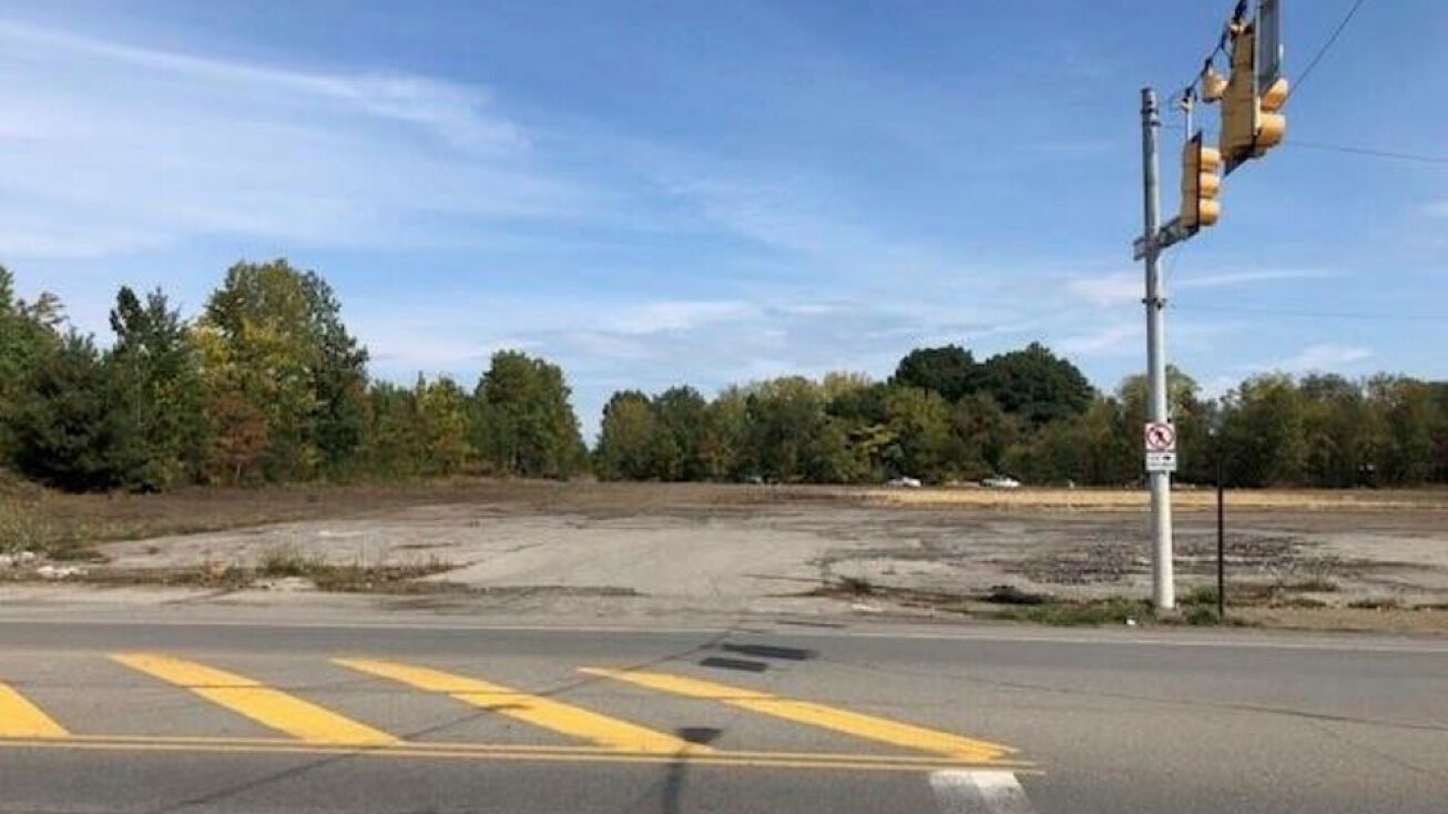 2615 & 2627 Ellwood Road Shenango Twp, New Castle, PA 16101