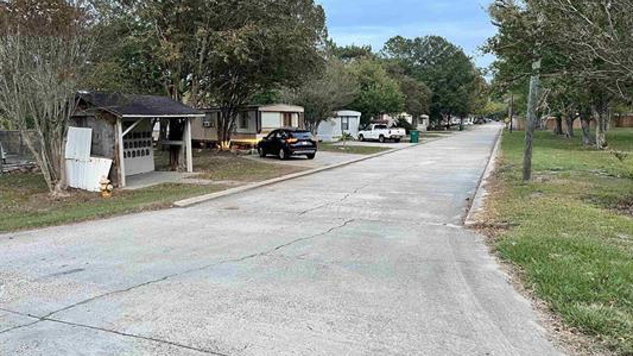 8990 HWY 19, ZACHARY, LA 70791