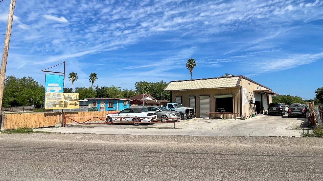 225 N Charco Blanco Rd, Rio Grande City, TX 78582
