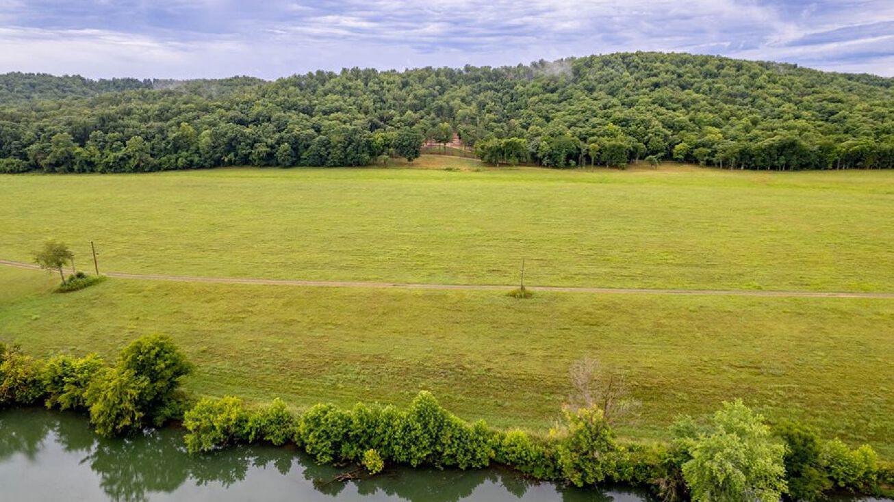 000 Bee Run Road, Highland, AR 72542