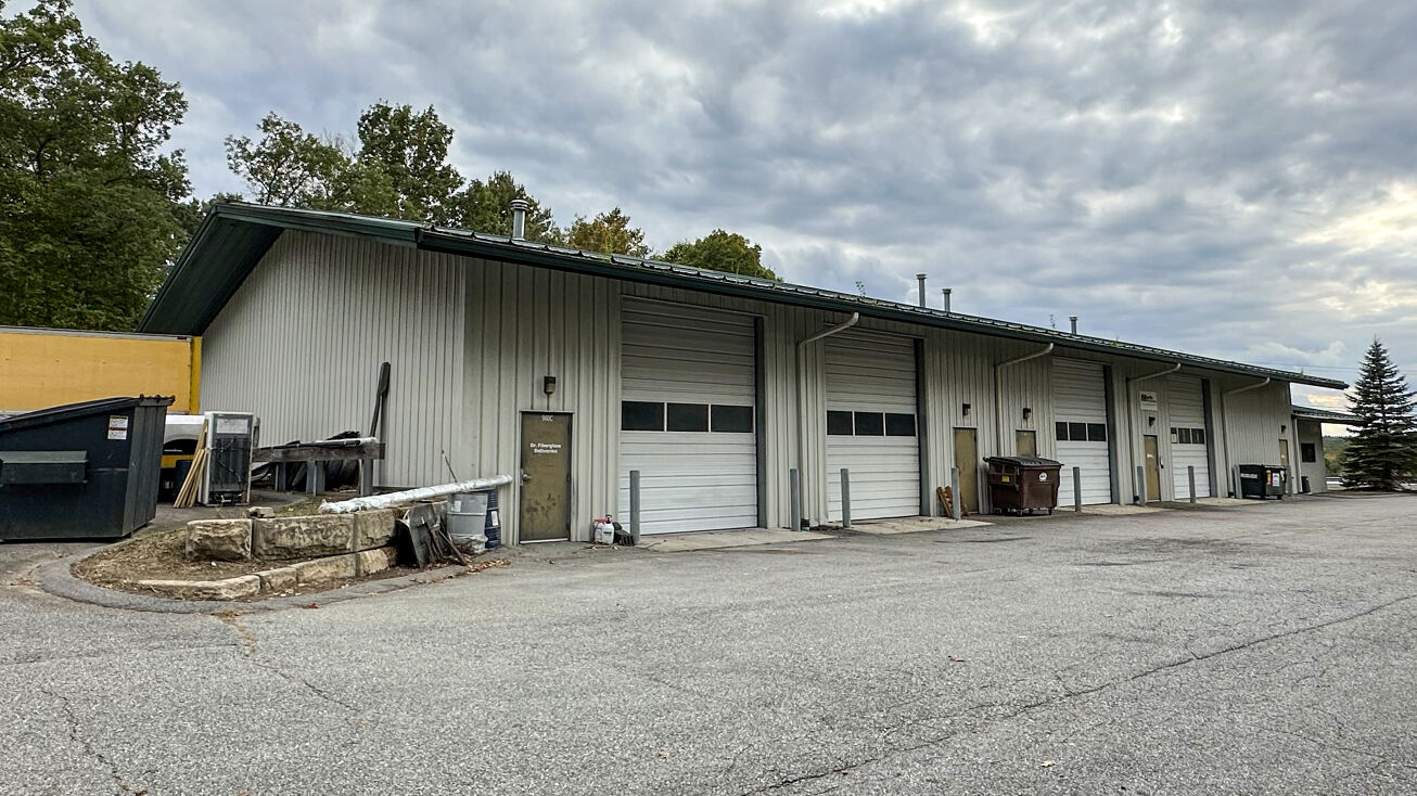 980 Quaker Hwy, Uxbridge, MA 01569