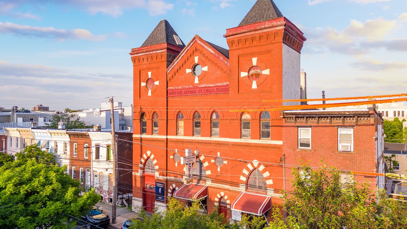 921 N 26th St, Philadelphia, PA 19130