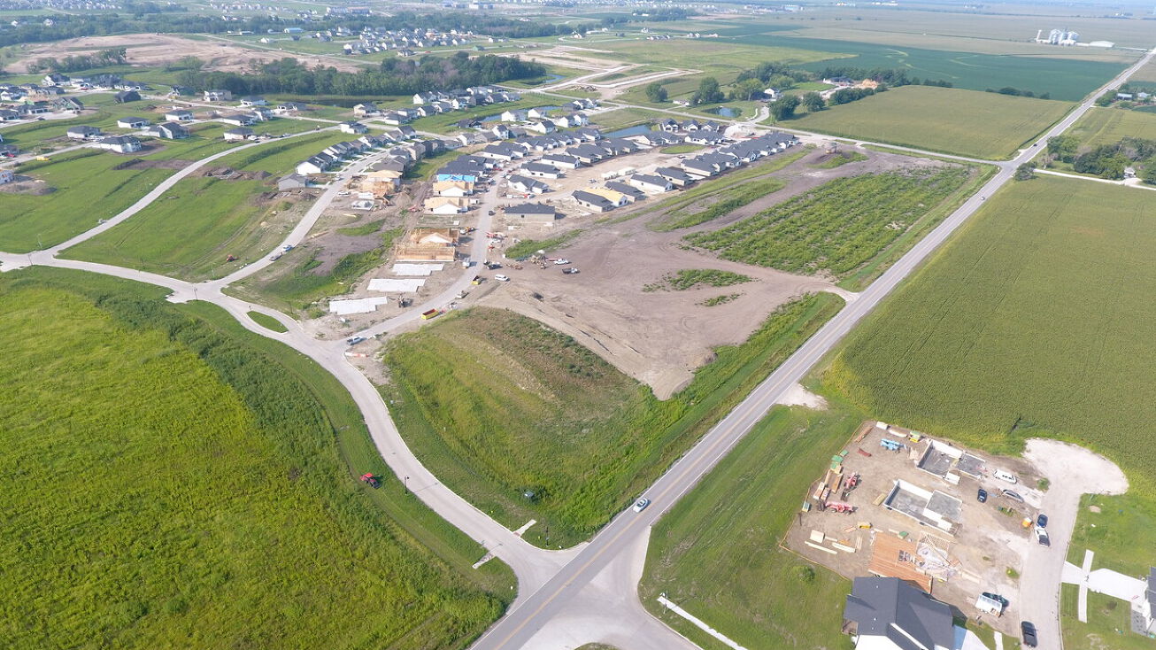 Meredith Dr, Clive, IA 500325