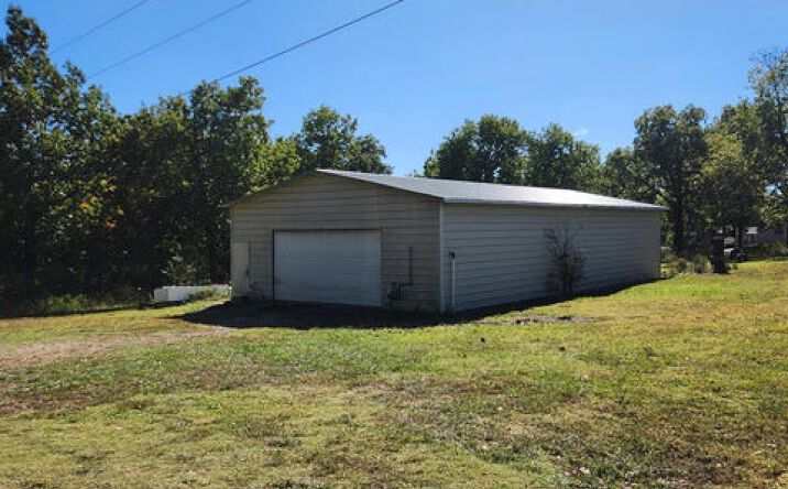 Pictures of Industrial, Mixed Use, Self Storage property located at 62083 E 336 Ln, Grove, OK 74344 for sales - image #1