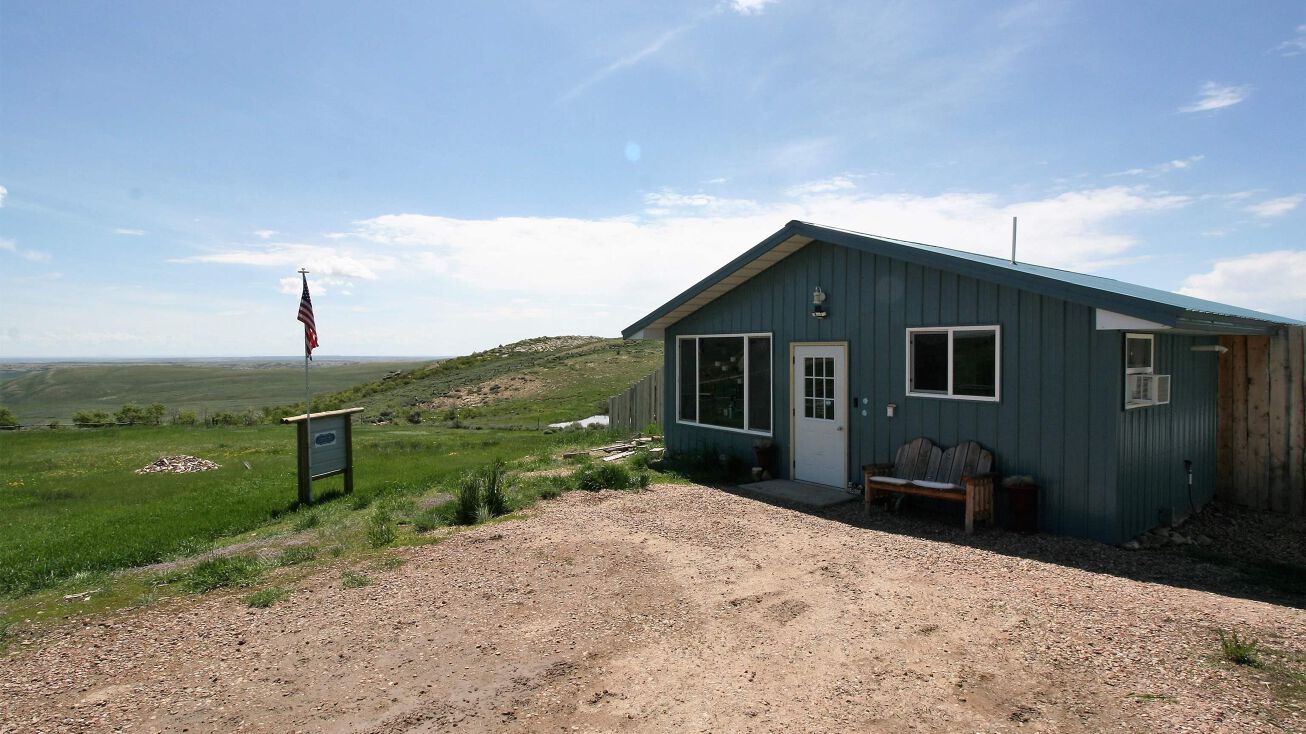 170 Cowboy Ln, Kemmerer, WY 83101