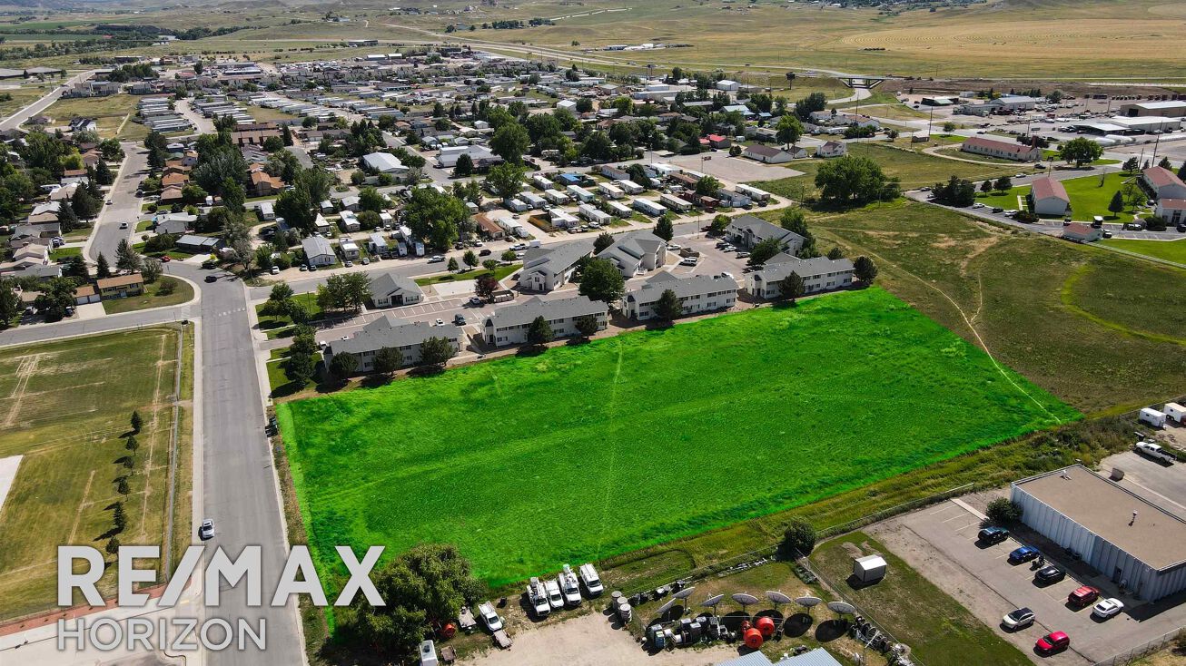 114 N Windriver Dr, Douglas, WY 82633