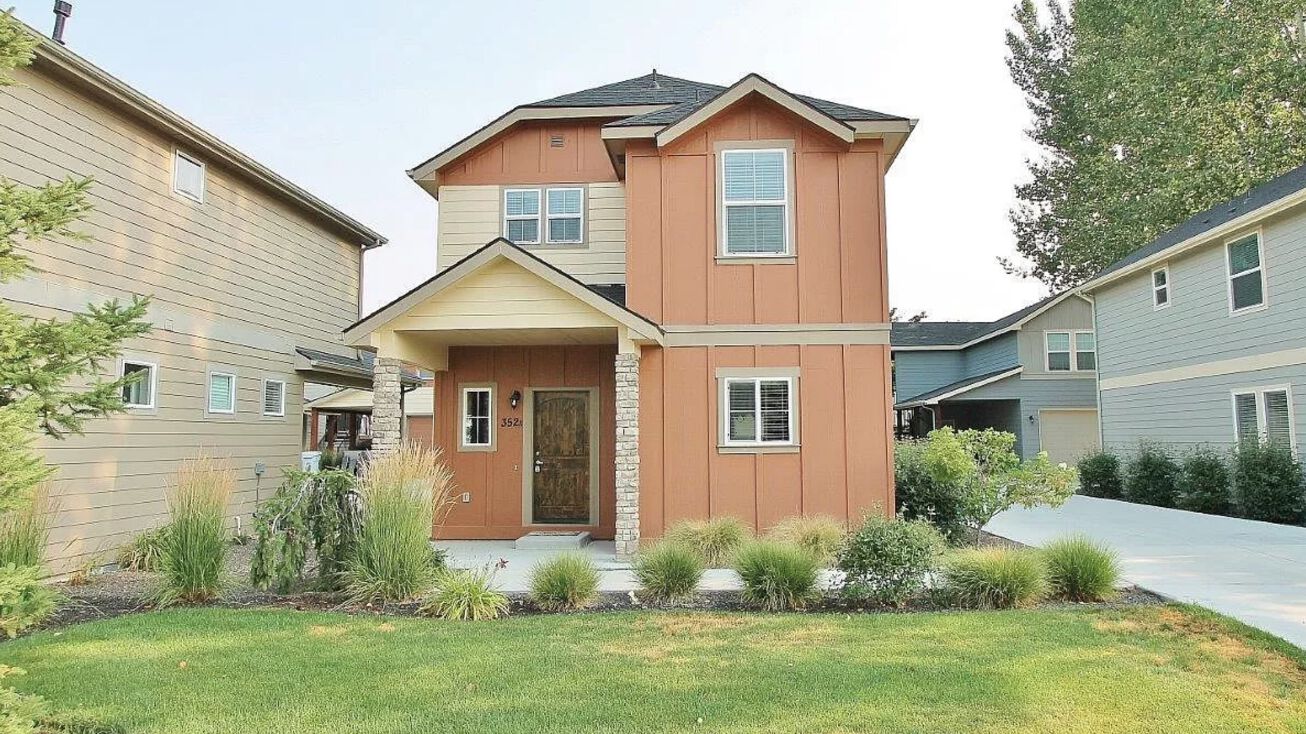 352 E Idaho St, Eagle, ID 83616