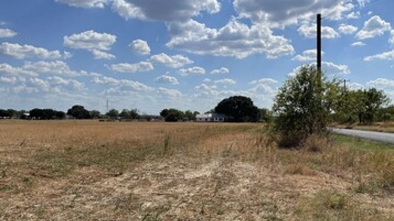 Donop Rd, Elmendorf, TX 78112