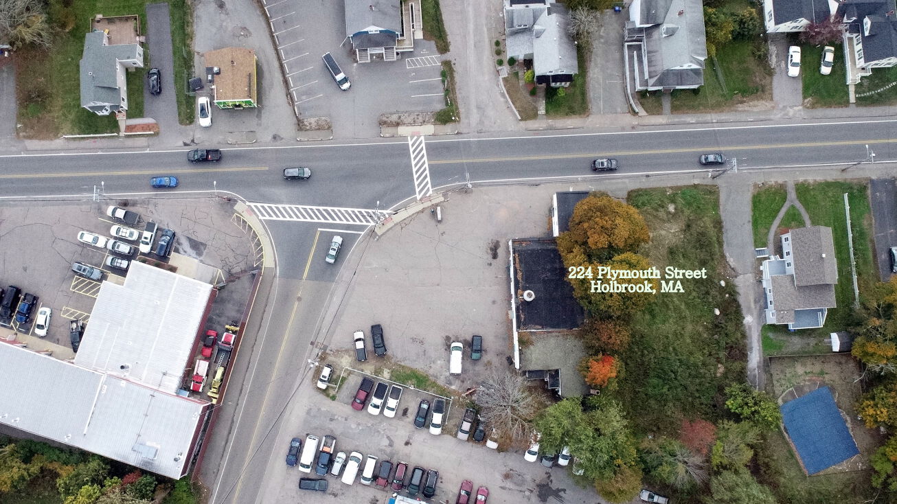 224 Plymouth St, Holbrook, MA 02343