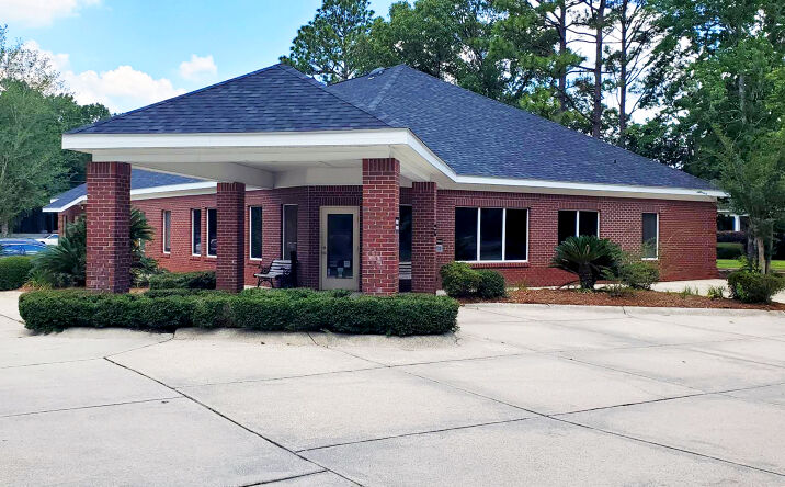 Pictures of Office property located at 1605 Hillcrest Rd, Mobile, AL 36695 for sales - image #1