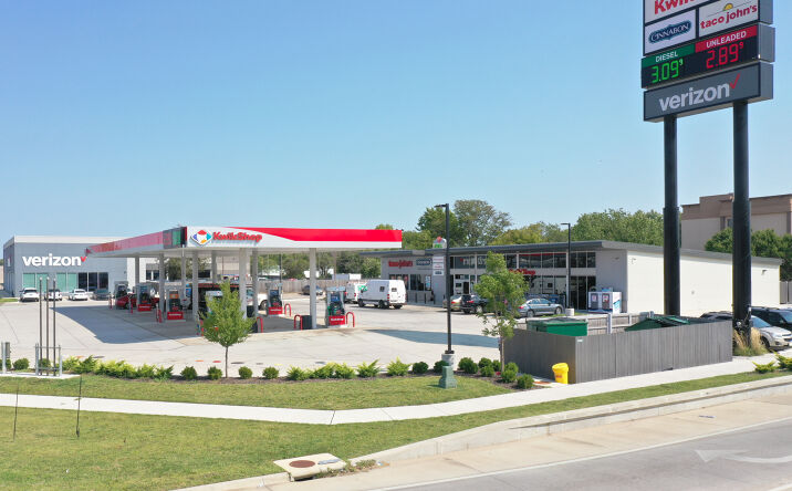 Pictures of Retail property located at 656 S West St, Wichita, KS 67213 for comps - image #1