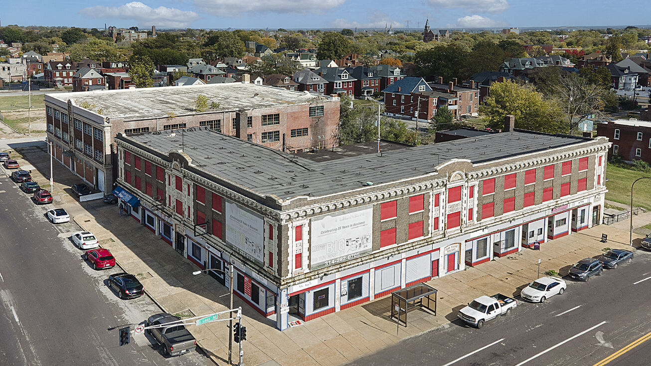 2800 N Grand Blvd, St. Louis, MO 63107