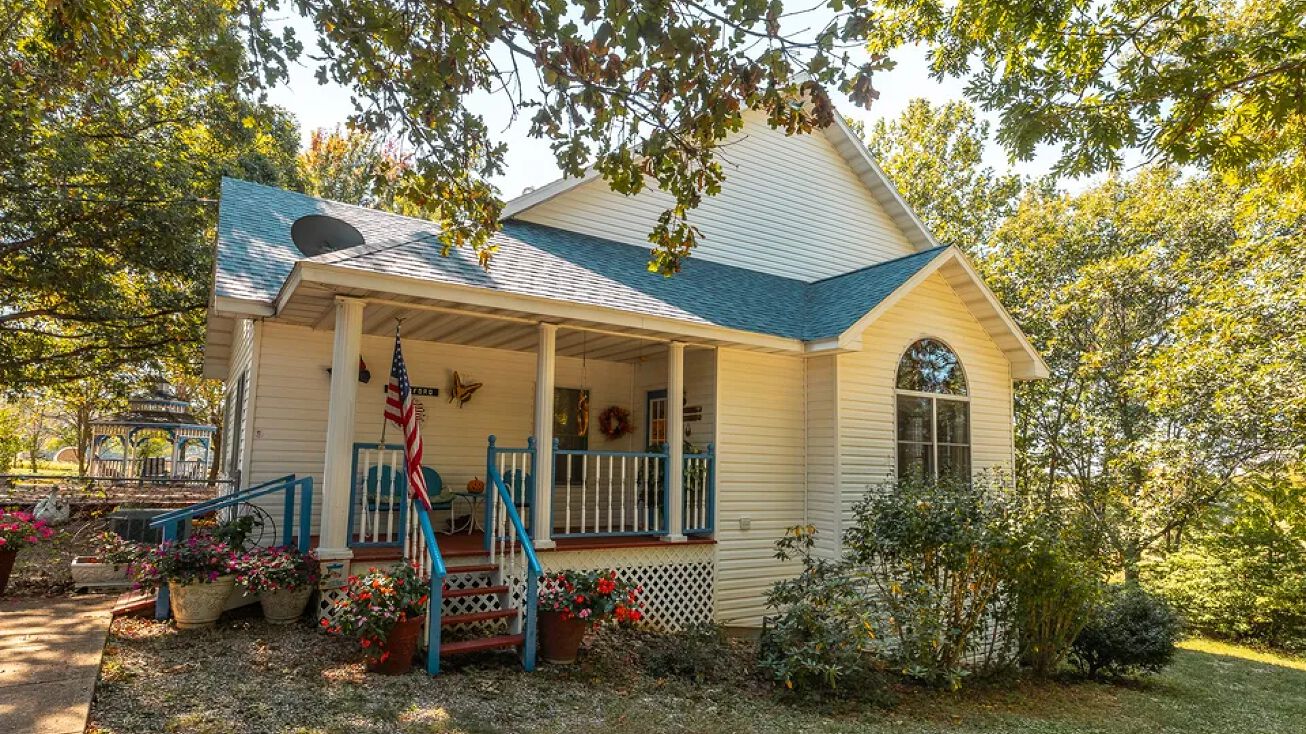 19032 Mayfield Rd, Raymondville, MO 65555