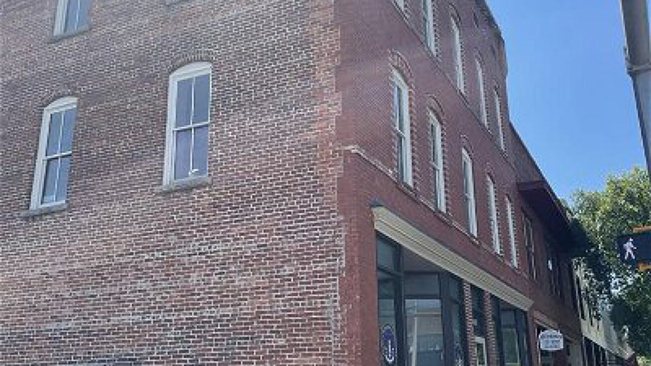 217 N Ashley St, Valdosta, GA 31601