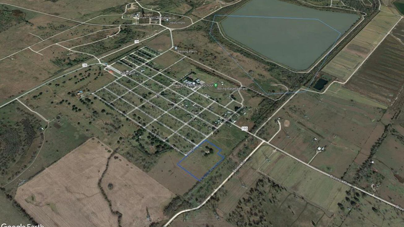 995 Reservoir St, BolingIago, TX 77420