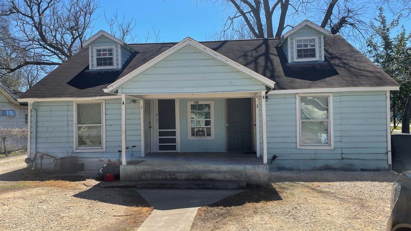 2006 Grace St, Bay City, TX 77414