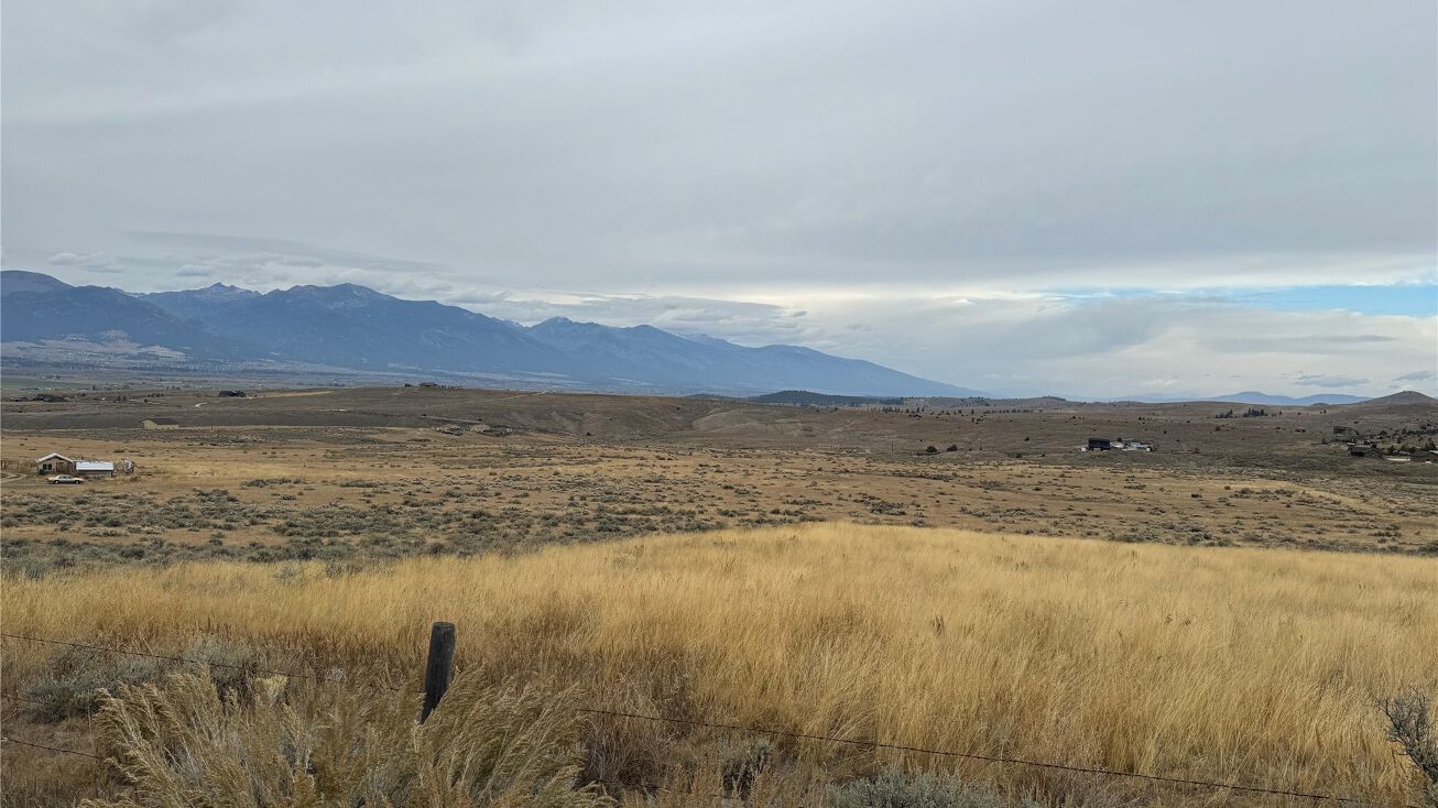 1126 Corvallis Hills Drive, Corvallis, MT 59828