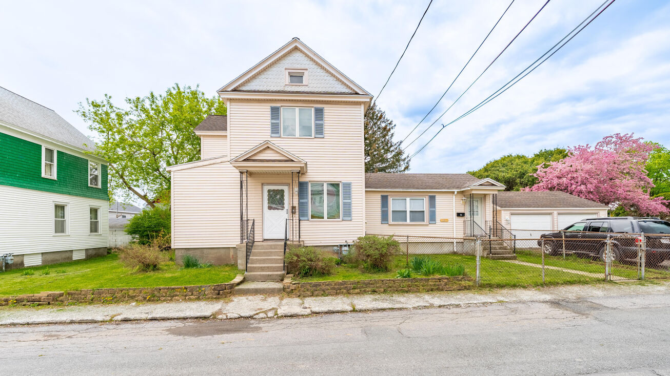 29 Underwood Ave, Mechanicville, NY 12118