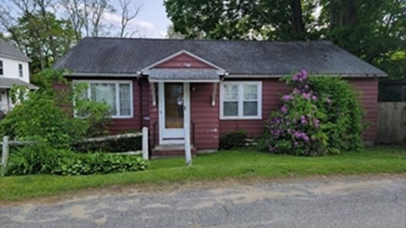 13 Sullivan Ave, Hardwick, MA 01031