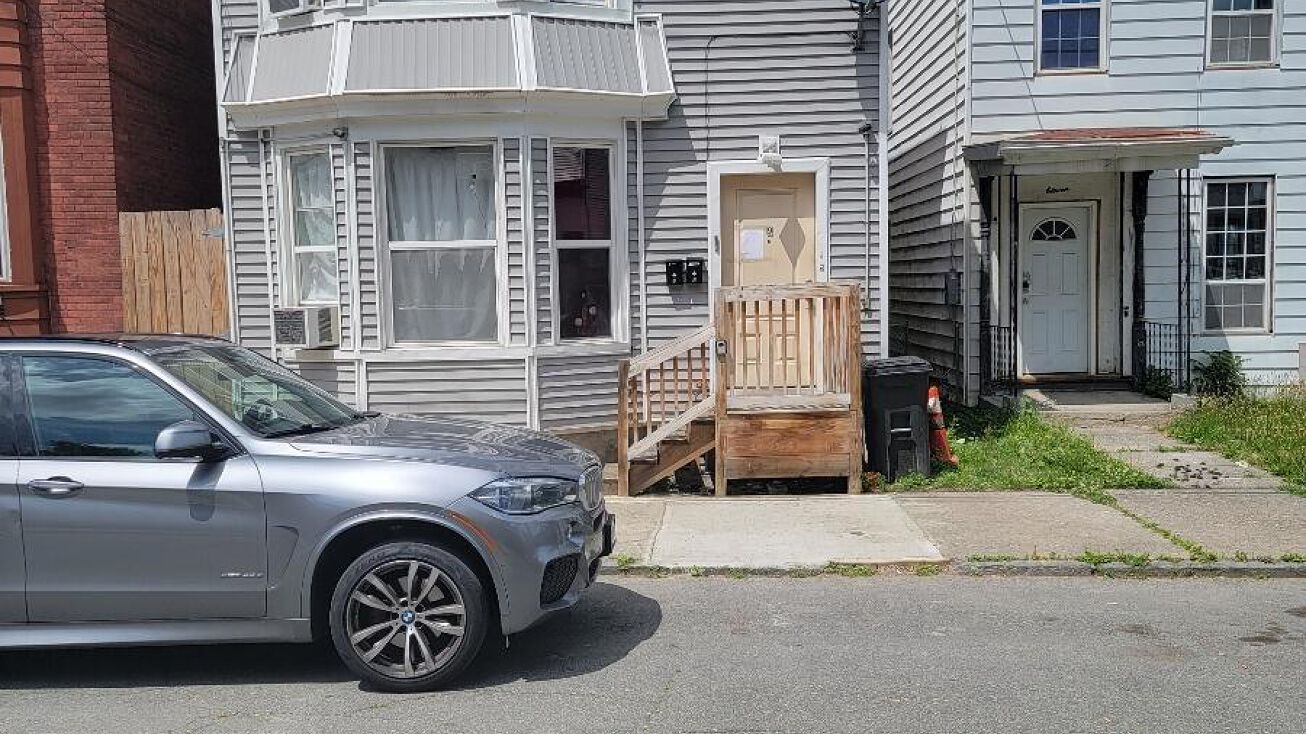 9 Glen Ave, Troy, NY 12180