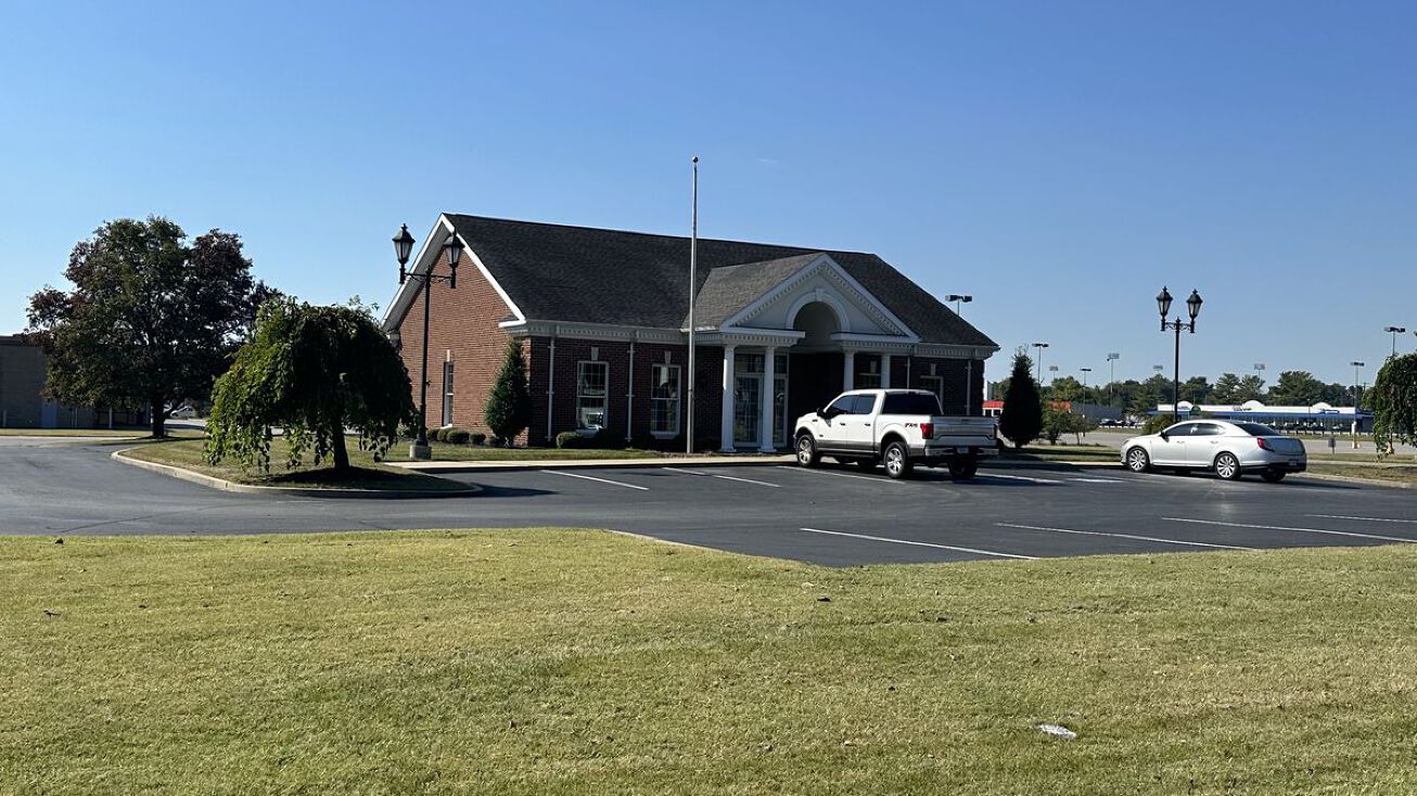 2610 Zion Rd, Henderson, KY 42420