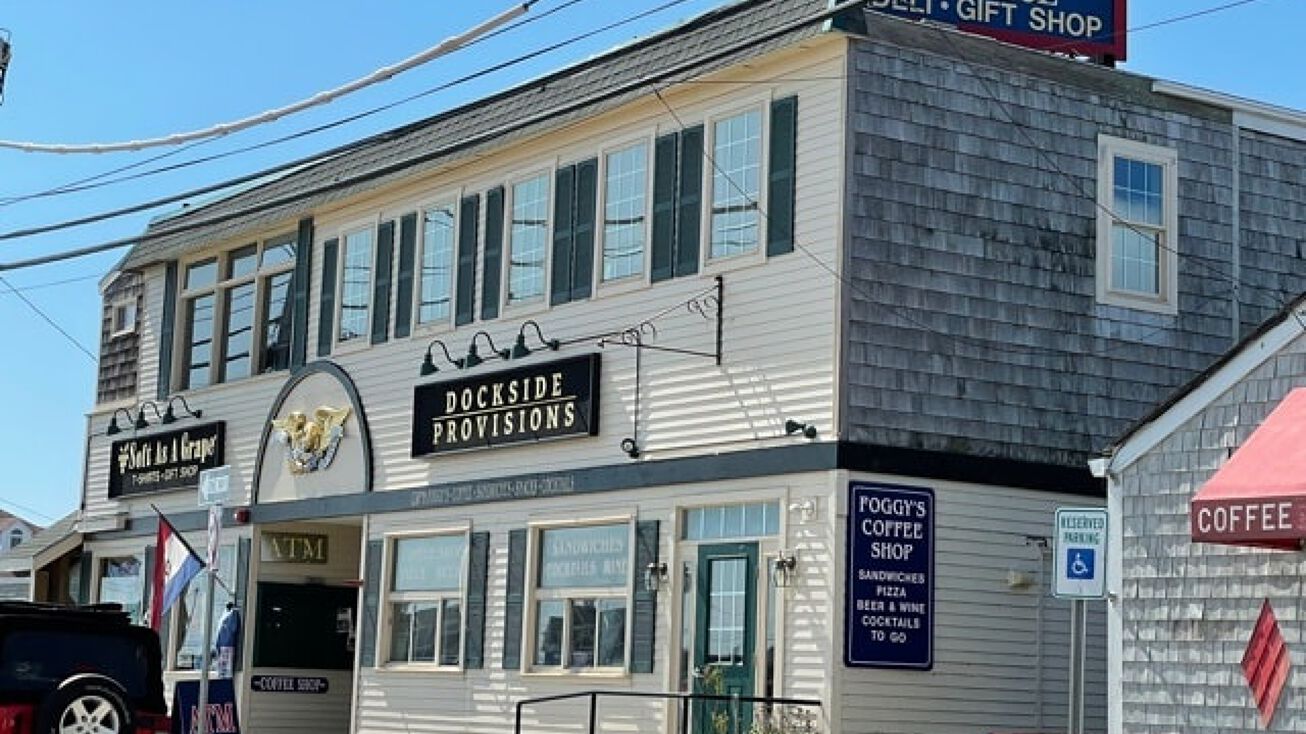 290 Great Island Rd, Narragansett, RI 02882