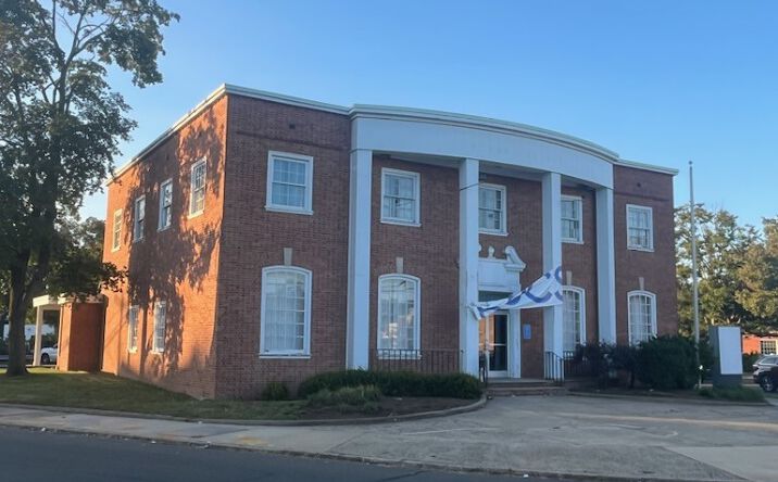 Pictures of Retail property located at 20 Circular Ave, Hamden, CT 06514 for sales - image #1