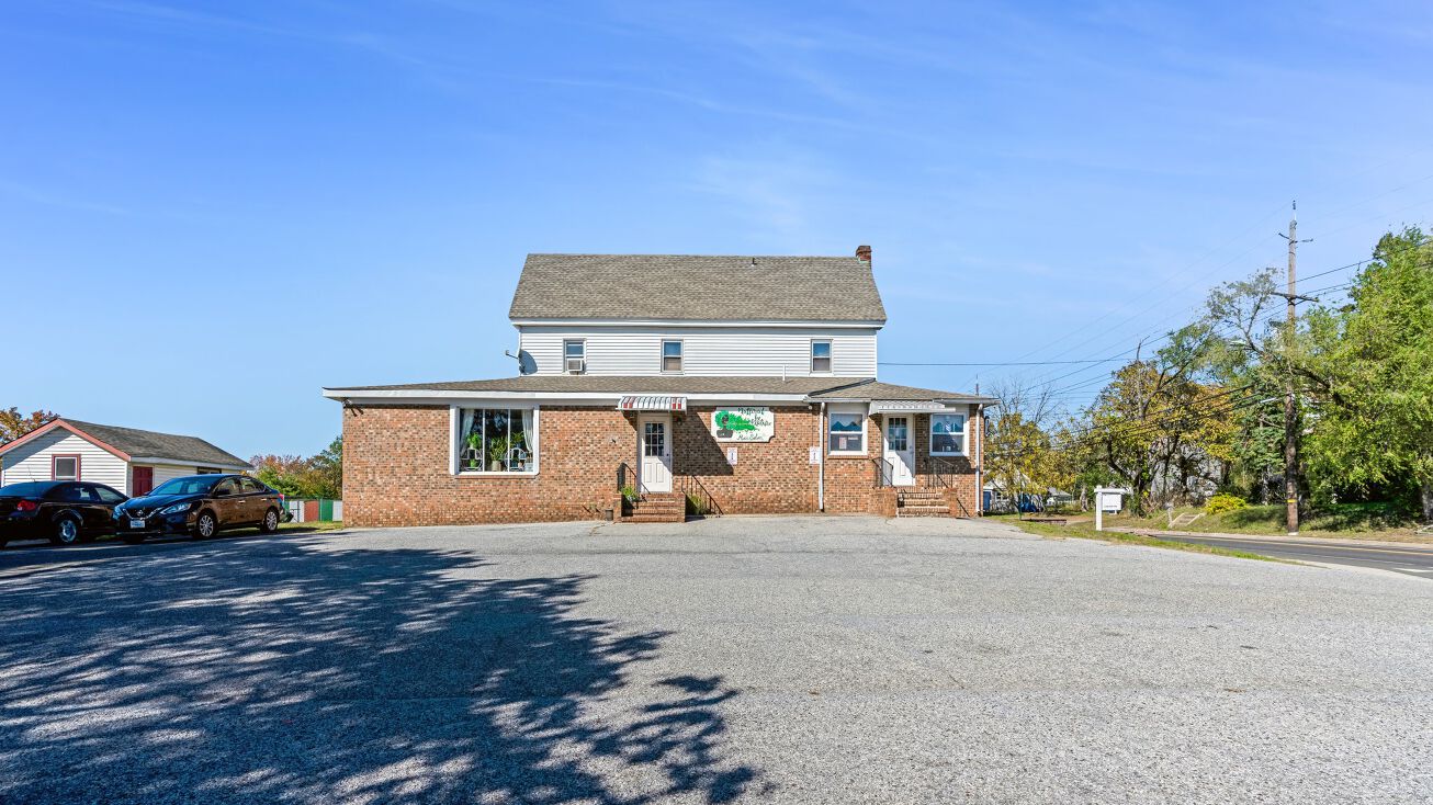 1030 S Chester Ave, Delran, NJ 08075