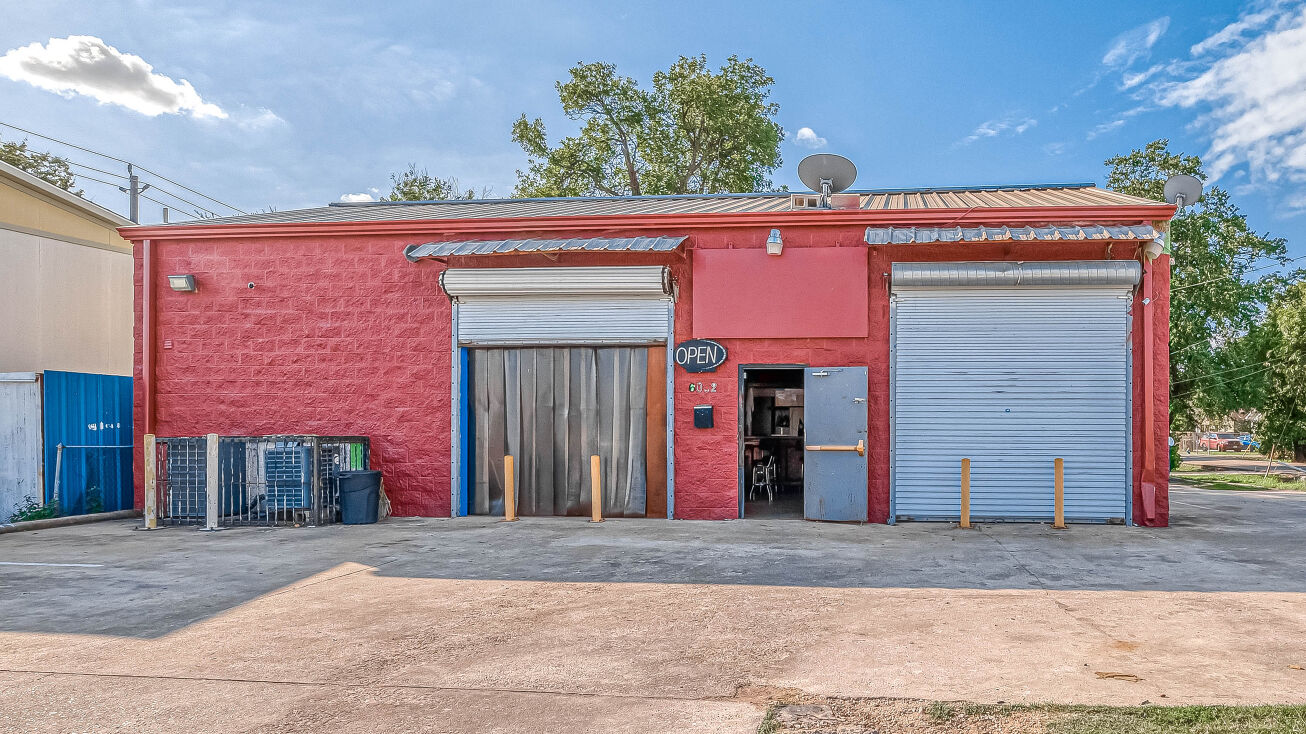 6002 Wallisville Rd, Houston, TX 77020