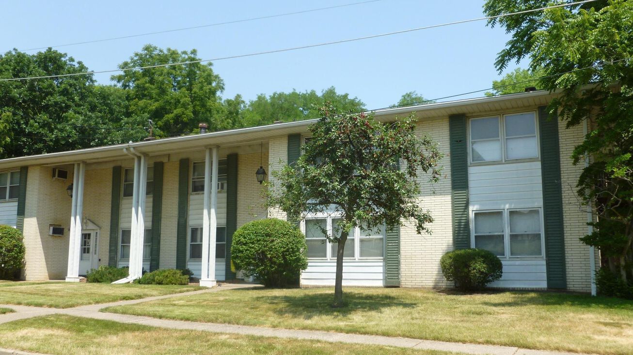 1811 11TH Avenue, Moline, IL 61265