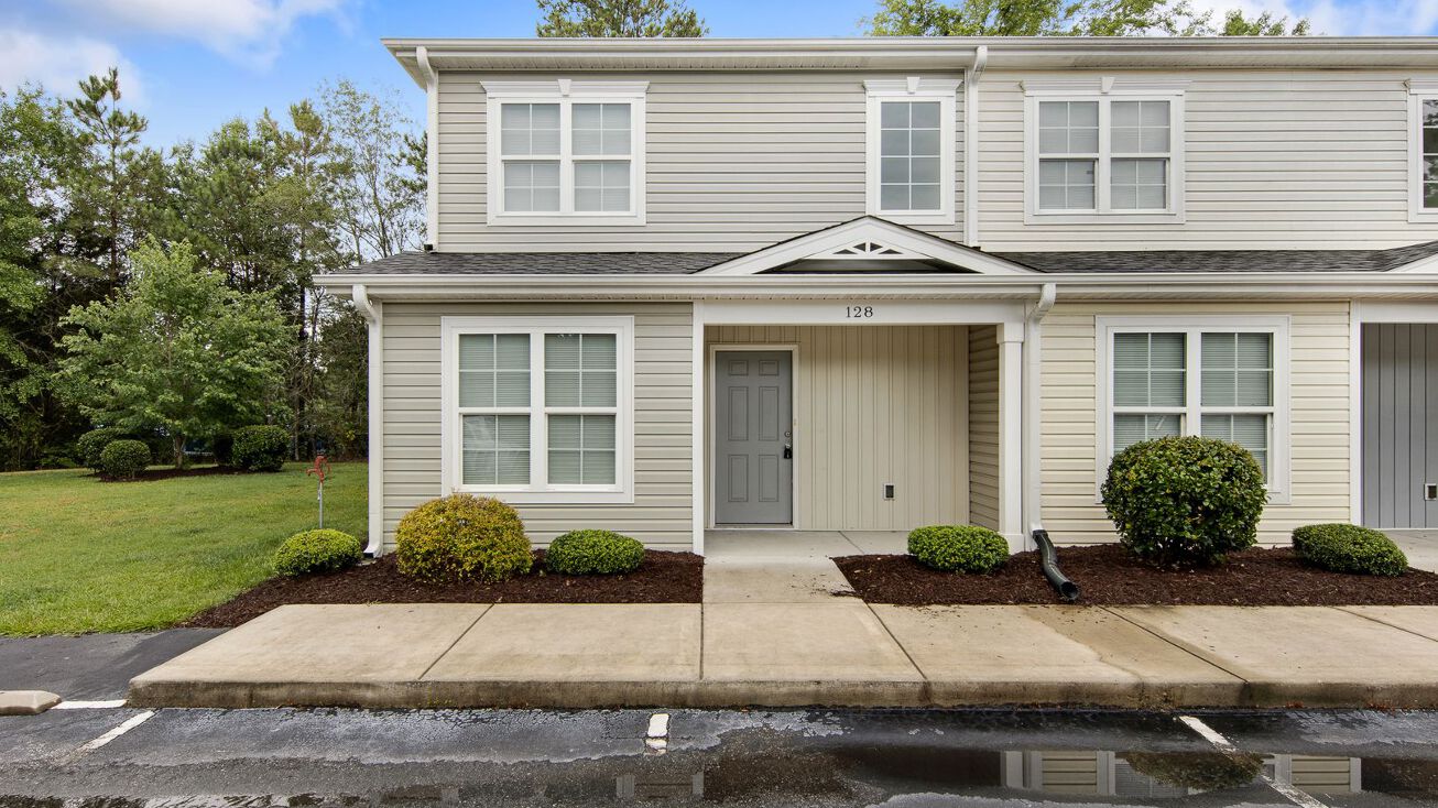 96 Brickyard Ln, Lillington, NC 27546