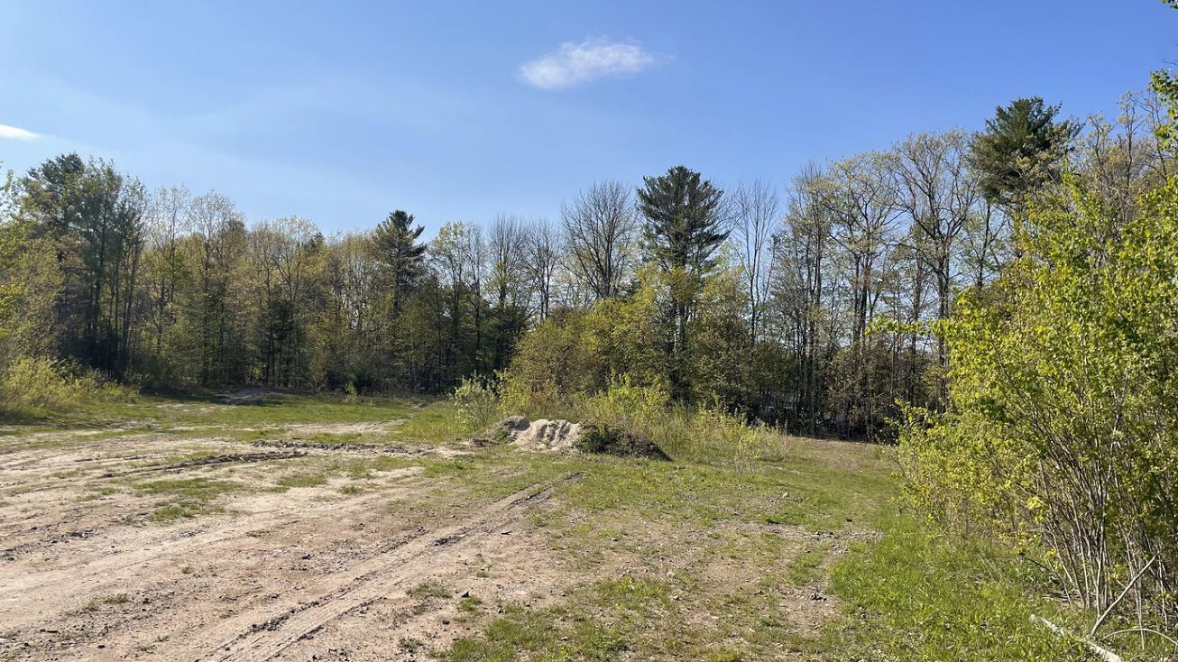 24 Tory Hill Dr, Buxton, ME 04093