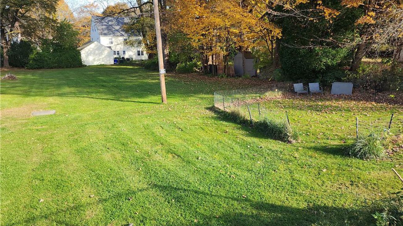 Workman Ave, Torrington, CT 06790