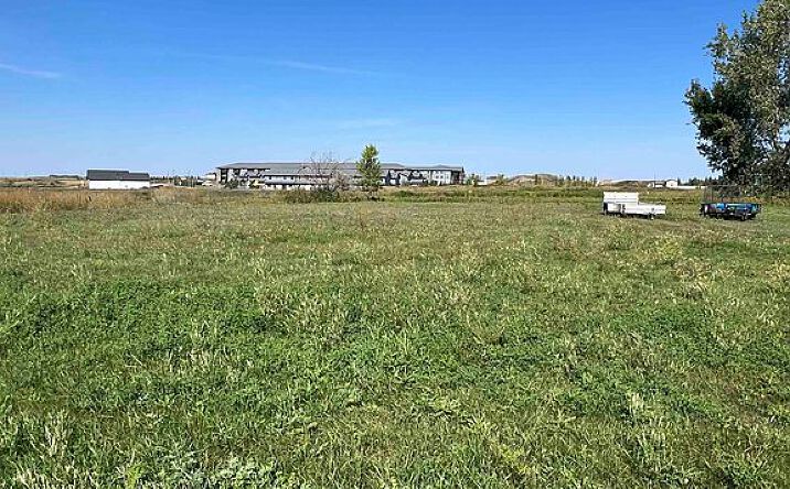 Pictures of Land property located at 921 26 1/2 Ave NW, Minot, ND 58703 for sales - image #1