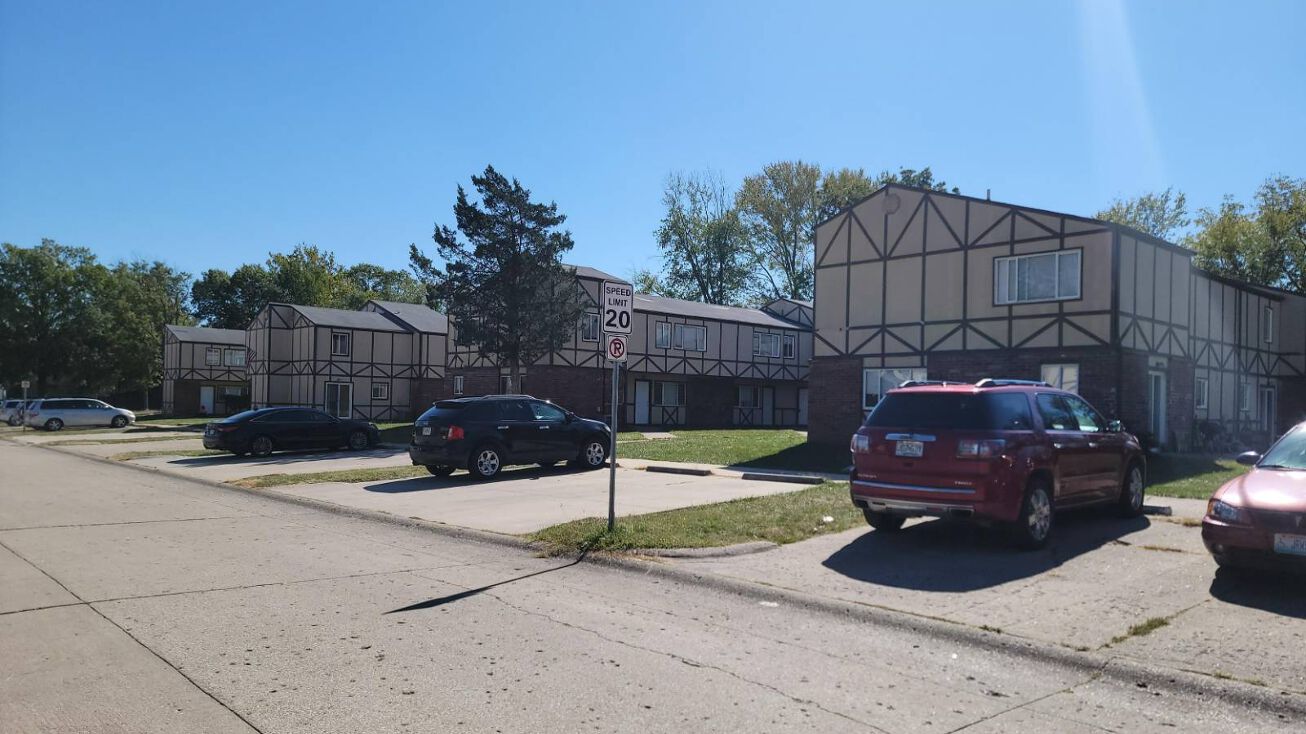 1221 W Breckenridge Dr, Mexico, MO 65265