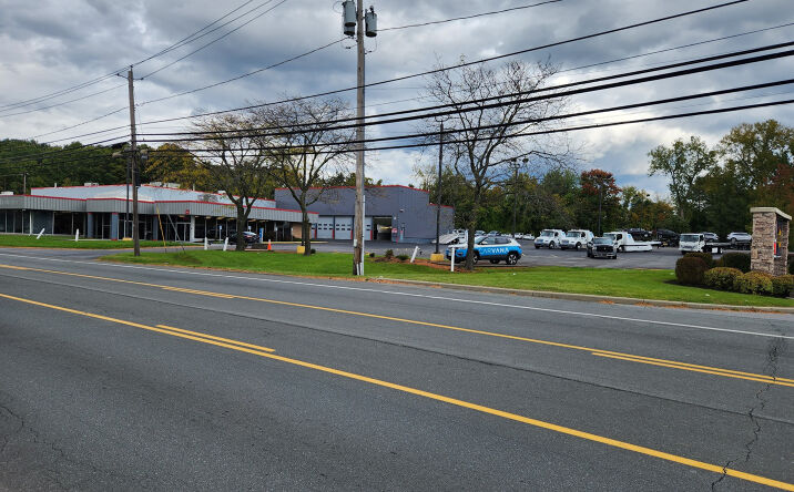 Pictures of Retail property located at 613 New Loudon Road, Newtonville, NY 12110 for sales - image #1