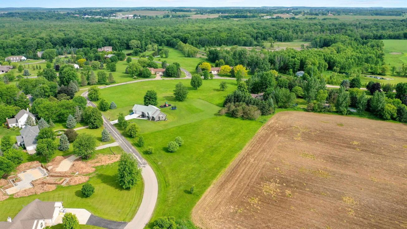 Hunters Rd, Hortonville, WI 54944