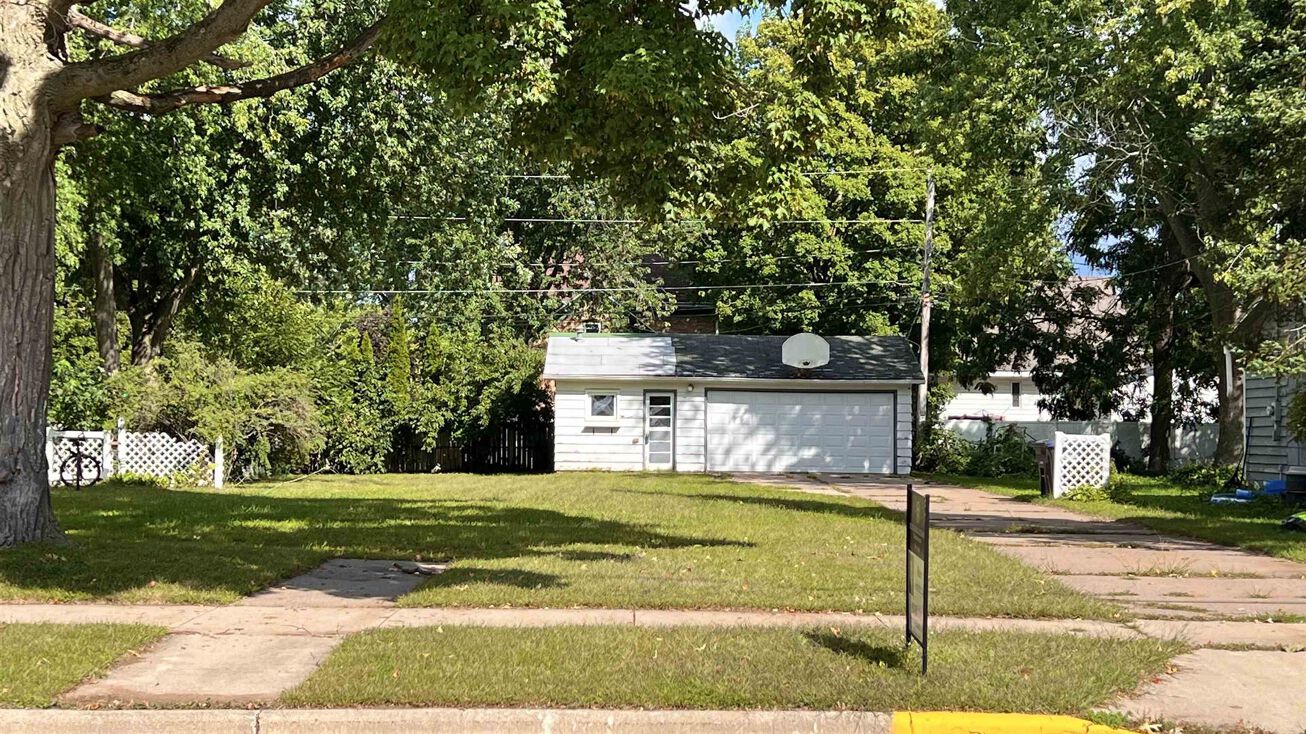 130 S Andrews St, Shawano, WI 54166