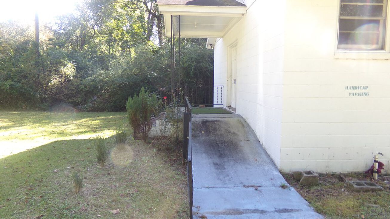 726 Dorange Rd, Branchville, SC 29432