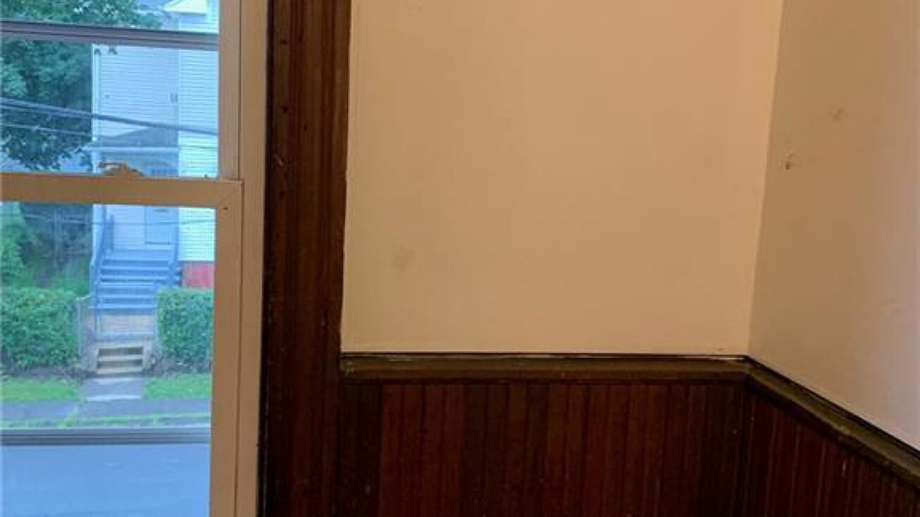 126 Ward St, Hartford, CT 06106