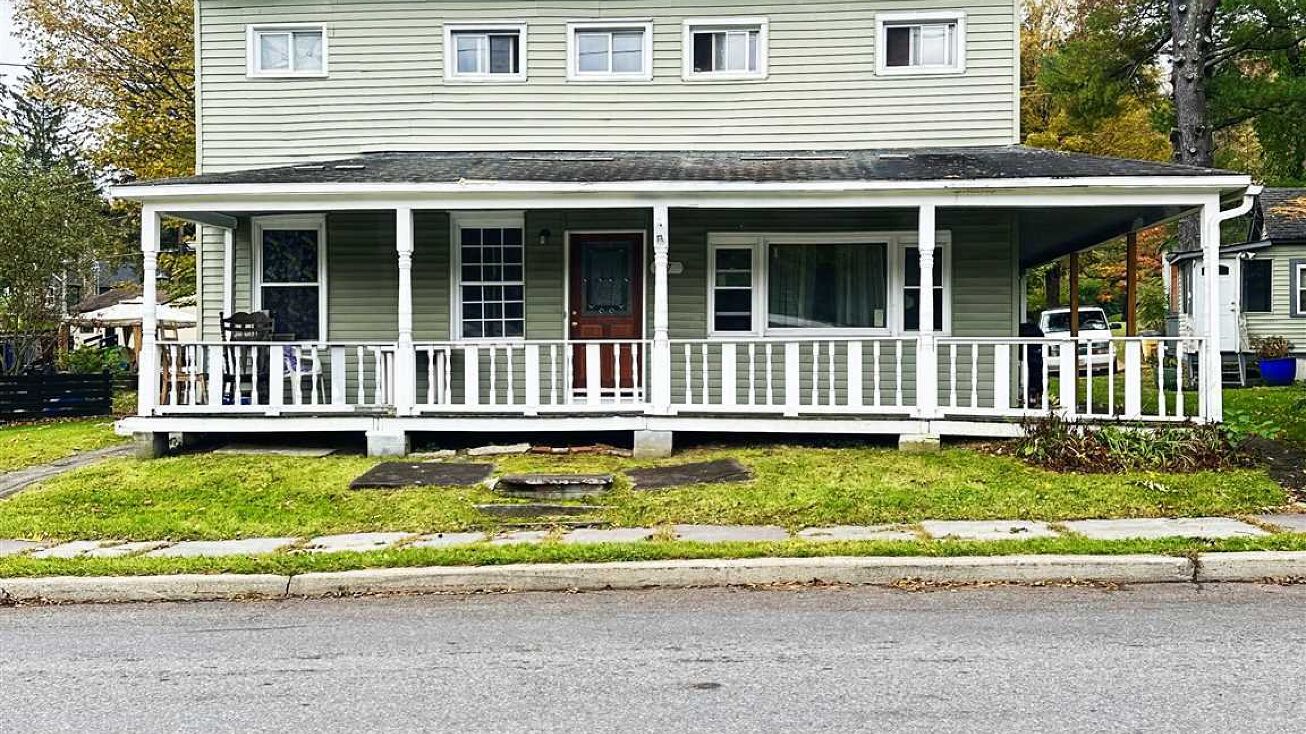 17 Canal St, Ellenville, NY 12428